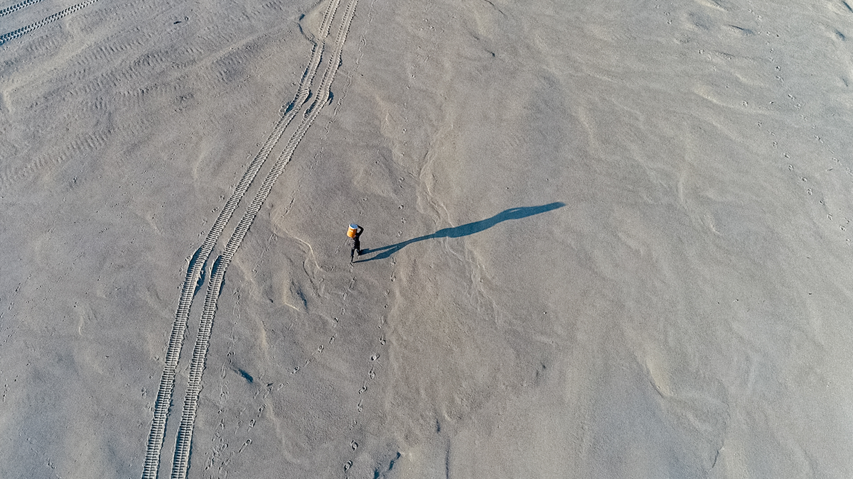 “Sandcastles” Tells the Tale of Two Singapores