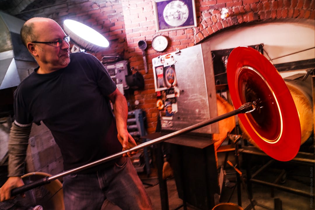 Discover Why the Pacific Northwest Is the Center of Glass Art at Refract: The Seattle Glass Experience