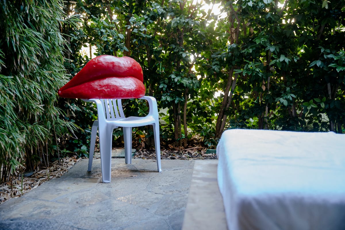 Sculptures in Showers, Paintings Above Toilets: Moments From the Felix Art Fair