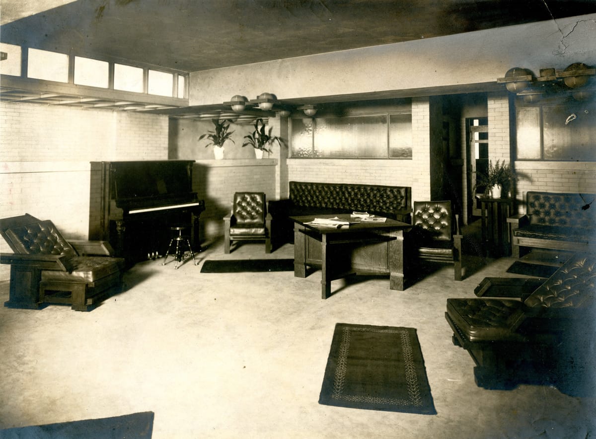 What Frank Lloyd Wright Can Teach Us About Comfort in the Office