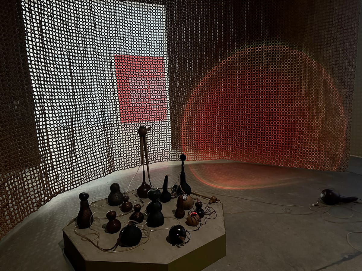 Trương Cong Tung Sees History in a Gourd