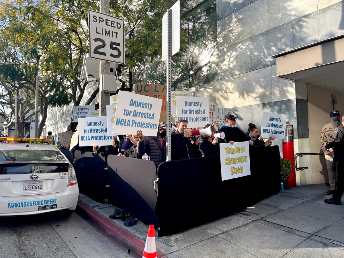 After Mass Arrests, UCLA Faculty Protest at Hammer Museum Gala