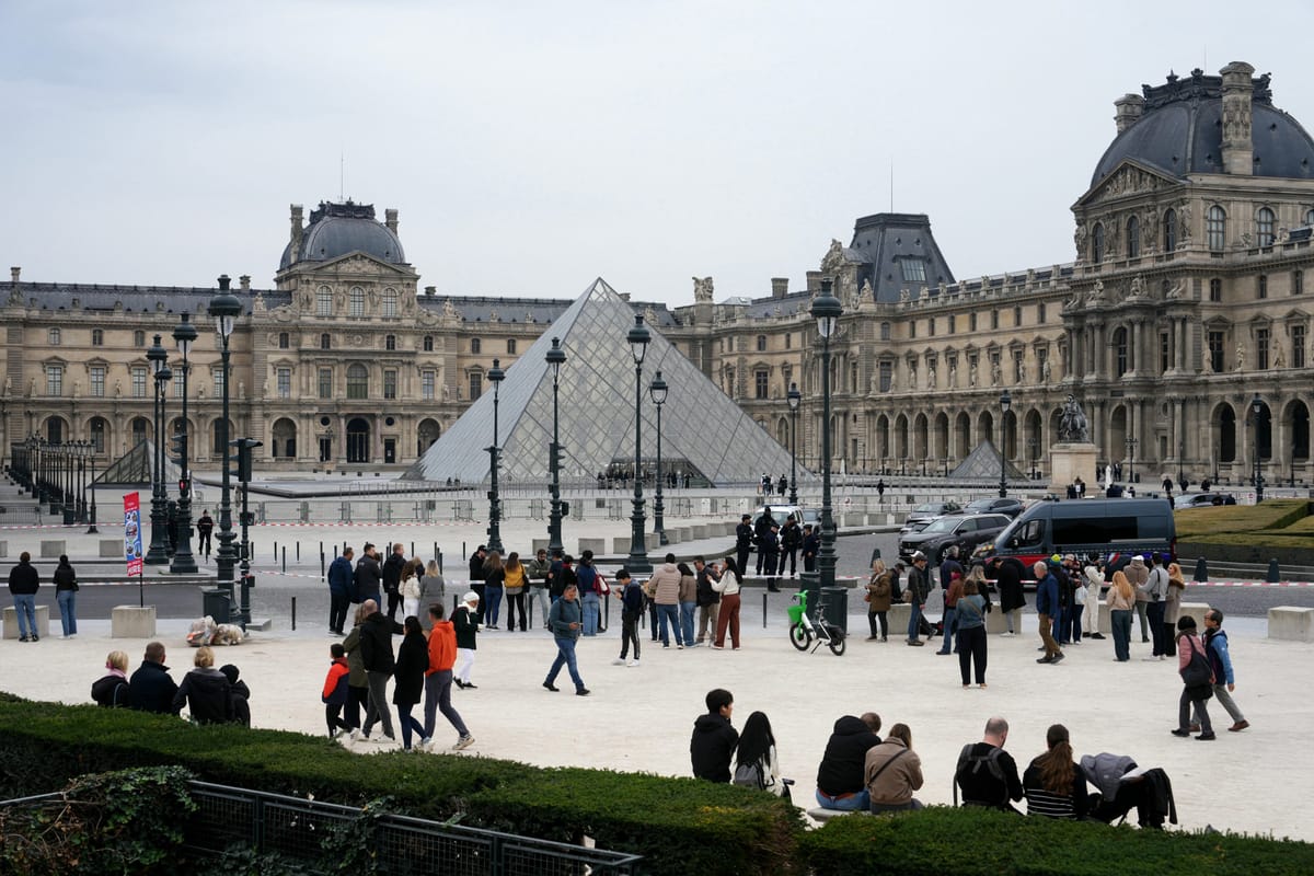 Louvre Museum Closed After Dramatic Daylight Heist
