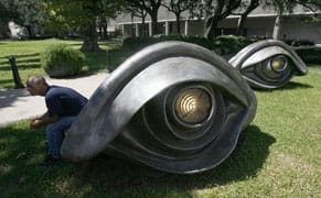Louise Bourgeois Sculpture in NOLA Vandalized, Leaves Town [UPDATED]