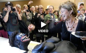 Swedish Minister Caught in "Racist" Food Art Performance [UPDATED: Museum Closed Due to Bomb Threat]