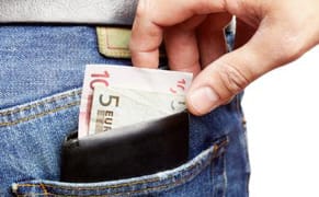 Quelle horreur! Louvre Strike Against Pickpocketing Menaces