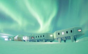 Antarctic Architecture and Extreme Weather Design