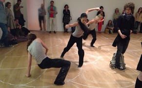 Drawing on Urban Life with the Body