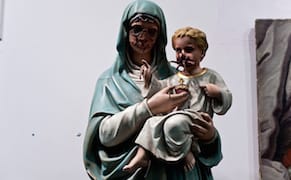 Showing Your Kids Art a "Total Waste of Time," Artist Says