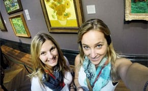 Museums Should Institute No-Photo Hour, British Arts Executive Suggests