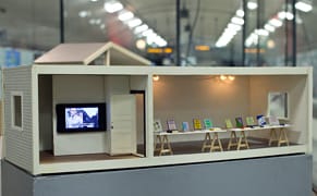 Looking at Art in Tiny Galleries