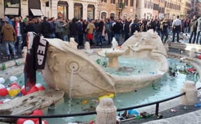 Dutch Soccer Hooligans Damage Historic Bernini Fountain in Rome