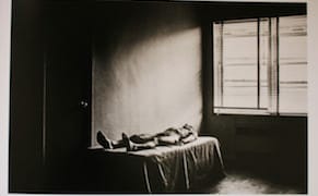 Still Photographs that Convey the Passage of Time