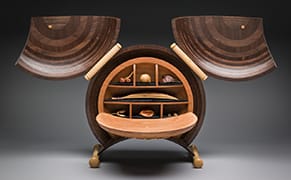 Sculptors Pay Tribute to an 18th-Century Botanist in Wood