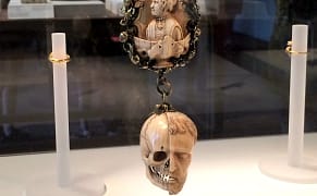 The Meaning of the Ring, from Memento Mori to Marriage