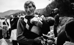 A Photographer Documents the Struggles of Refugees in Lesbos, Greece