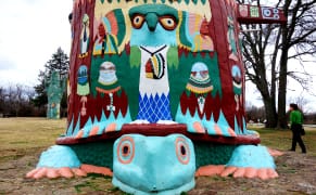 The Monumental Totem Poles Built by a Retired Oklahoma Art Teacher