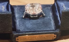 Photos of Elizabeth Taylor’s Home Capture Its Beauty and Banality