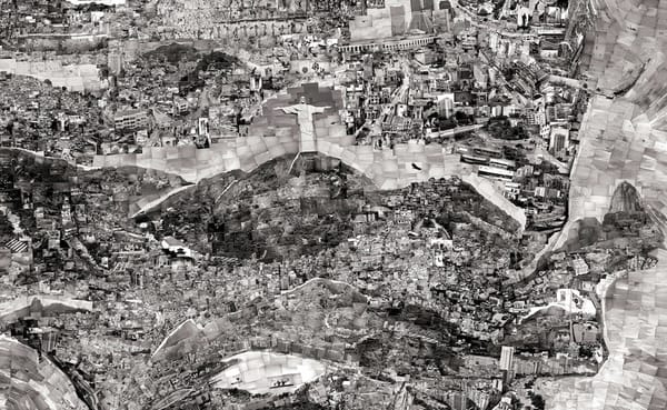 Diaristic Maps Composed of Tens of Thousands of Photographs