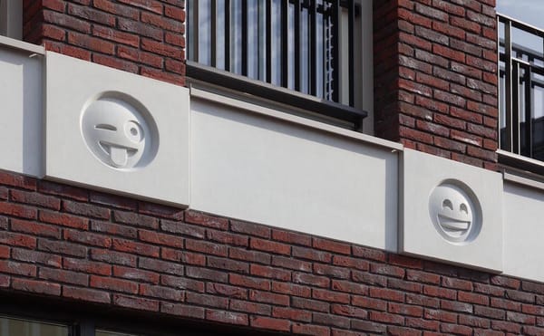 ?Dutch Architects Outfit a Building in Emoji?