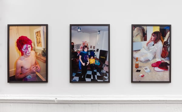 A Satire of the Moneyed ’90s Art Scene that Resonates Today