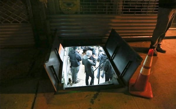 A Study of Art Galleries Reveals Their Aesthetic of Transcendental Experience