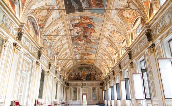 The interior of the Palazzo Ducale in Mantua (photo by Errem, via Wikimedia Commons)