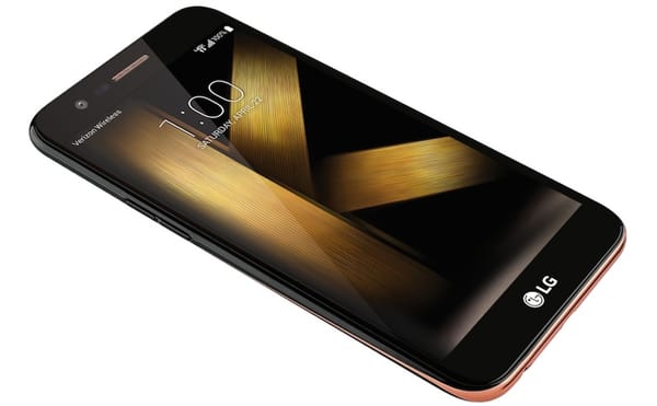 The LG K20 V, with the derivative image based on Lygia Pape's “Ttéia 1, C” (1976–2004), on LG's website (screenshot by the au