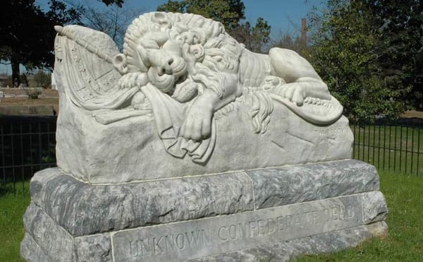 The "Lion of the Confederacy" sculpture in Atlanta's Oakland Cemetery (photo by J. Glover, via Wikimedia Commons)