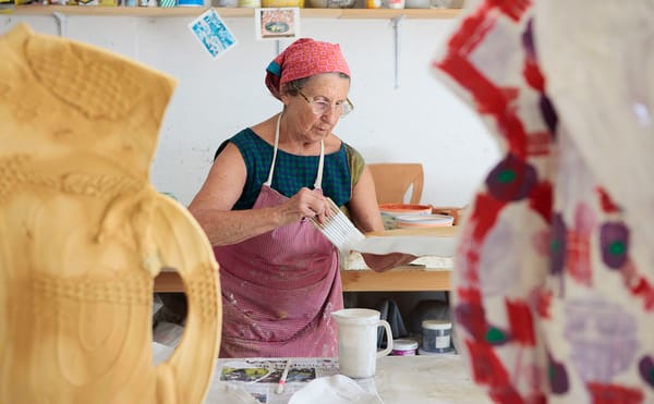 Portrait of Betty Woodman (photo by Stefano Porcinai, courtesy Salon 94)