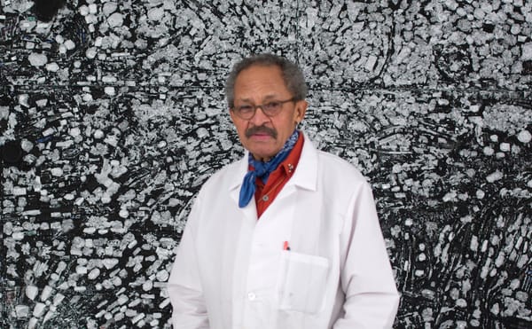 Jack Whitten in front of his painting "Atopolis: For édouard Glissant" (2014) (photo by John Berens, © Jack Whitten, courtesy