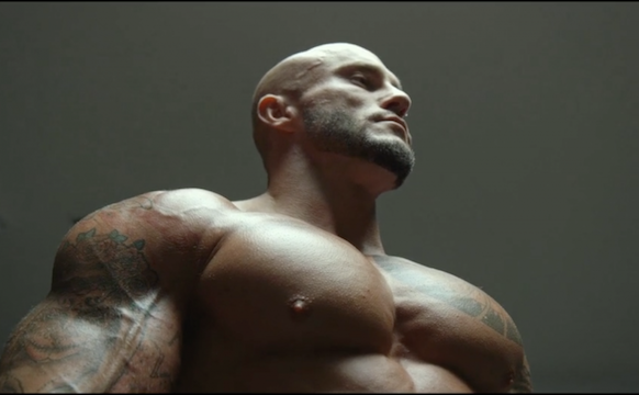 The Everyday Lives of Male Bodybuilders