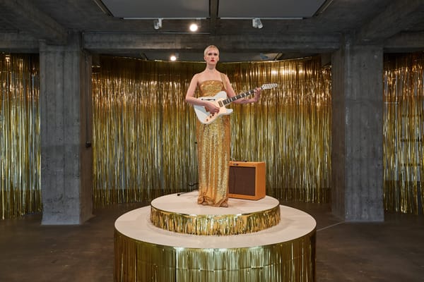 Ragnar Kjartansson, "Woman in E" (2016)