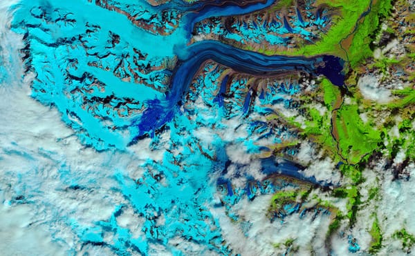 Photographs of a Melting Glacier Are Both Beautiful and Worrying