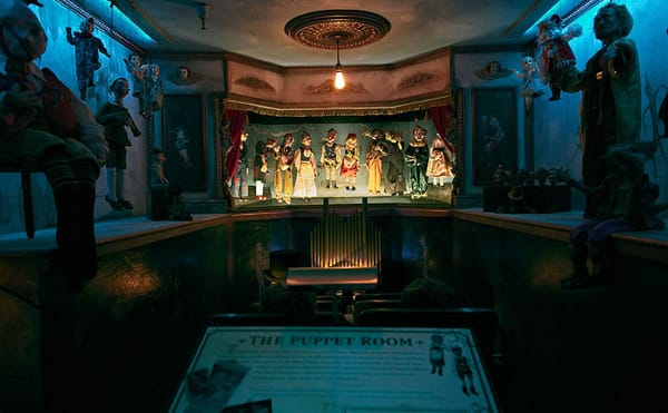 The Trickery and Silly Kitsch of a Supposedly Haunted Museum in Las Vegas