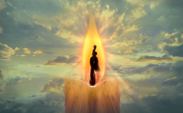 Ariana Grande Accused of Plagiarizing Artist in Music Video