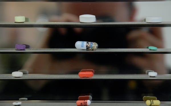 Sackler Family and Purdue Pharma Fund Damien Hirst Pills Retrospective