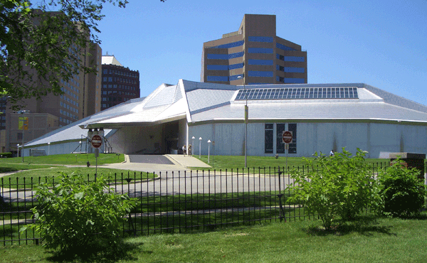 The Museum Trustee Behind a $130 Million Lawsuit to Keep ICE Detainees in Prison