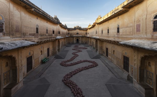 Week in Review: The Danger Epidemic in Art Handling, AOC Commissions Green New Deal Art Posters