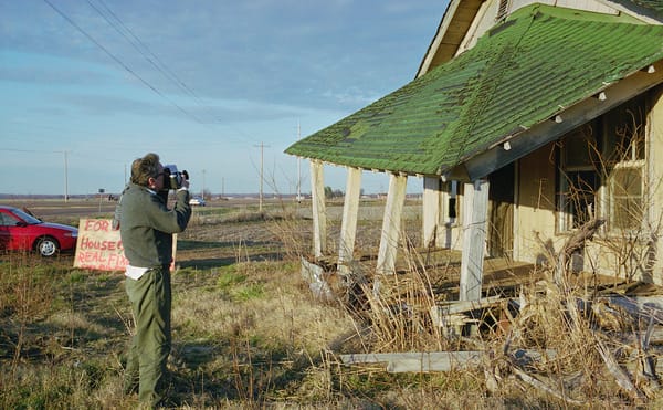 How Photographer William Eggleston Finds His Images