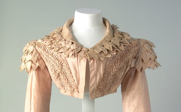 Looking at Textiles Through Women's Collecting Practices