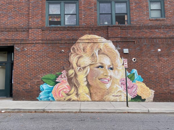 A Dolly Parton Statue Might Be Coming to Nashville, Tennessee