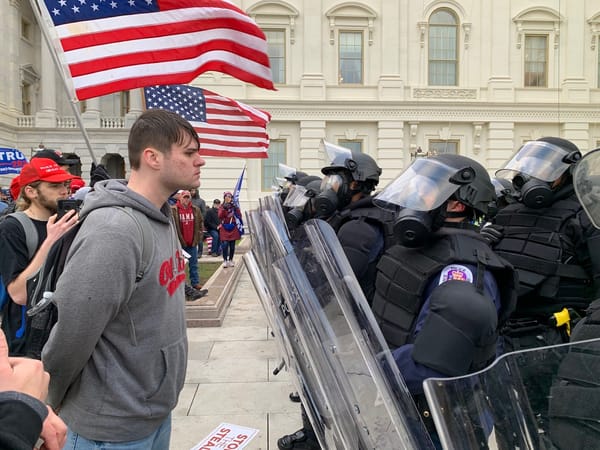 Week in Review: Photos Capture Attack on the Capitol; Vulva Sculpture in Brazil Incites Controversy