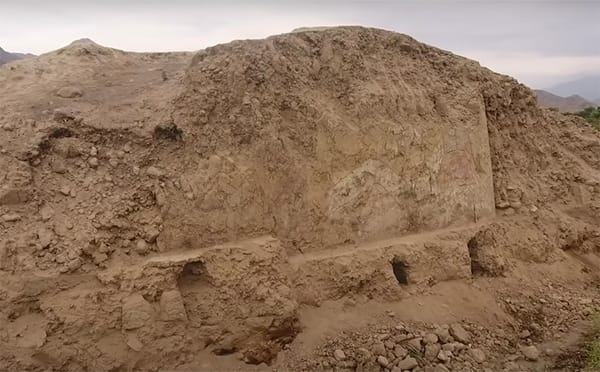 Mural of Knife-Wielding Spider God Found on 3,200-year-old Temple in Peru