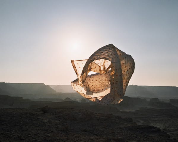 Uncanny Images of Iran’s Windswept Coasts