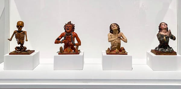 Lifelike Painted Statues Reanimate Museum Many Left for Dead