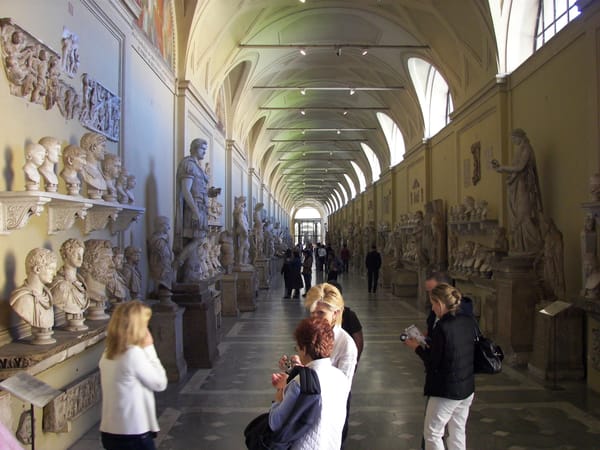 Disgruntled American Tourist Smashes Roman Busts at the Vatican