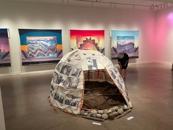 How Does the Santa Fe Indian Market Benefit Museums?