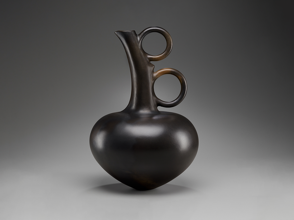 Magdalene Odundo Makes Her Canadian Debut at the Gardiner Museum