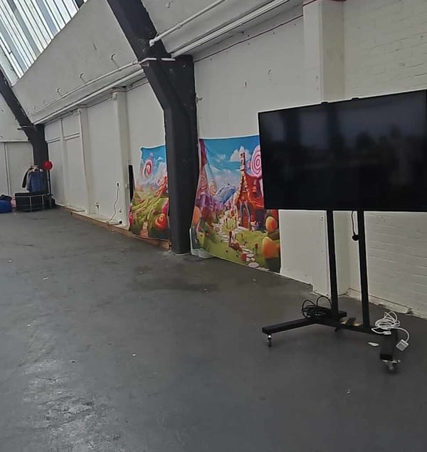 Viral Wonka Experience Backdrop Sold to Benefit Palestine Aid